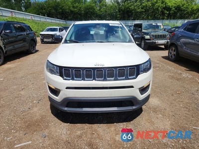 Piąte zdjęcie samochodu w środku: 2020 JEEP COMPASS SPORT VIN:3C4NJCAB8LT253031 - miniatura
