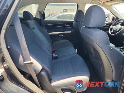 Zdjęcie 10 z 12 samochodu: 2019 KIA SORENTO L VIN:5XYPG4A34KG456302 - miniatura