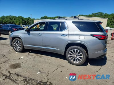 Drugie zdjęcie samochodu z przodu: 2023 CHEVROLET TRAVERSE PREMIER VIN:1GNEVKKW8PJ190937 - miniatura