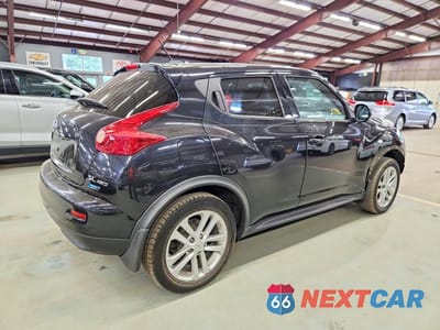 Trzecie zdjęcie samochodu z tyłu: 2014 NISSAN JUKE SL VIN:JN8AF5MVXET363972 - miniatura