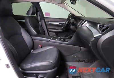 Piąte zdjęcie samochodu w środku: 2019 INFINITI QX50 LUXE VIN:3PCAJ5M32KF132328 - miniatura