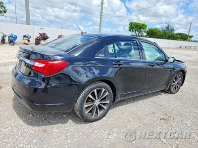 Trzecie zdjęcie samochodu z tyłu: 2012 CHRYSLER 200 S VIN:1C3CCBHG8CN176968 - miniatura