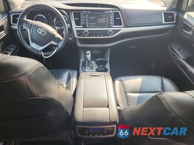 Zdjęcie 8 z 13 samochodu: 2014 TOYOTA HIGHLANDER XLE VIN:5TDKKRFH2ES011154 - miniatura