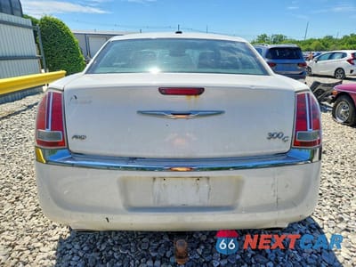 Zdjęcie 6 z 12 samochodu: 2013 CHRYSLER 300C VIN:2C3CCAKT7DH508795 - miniatura