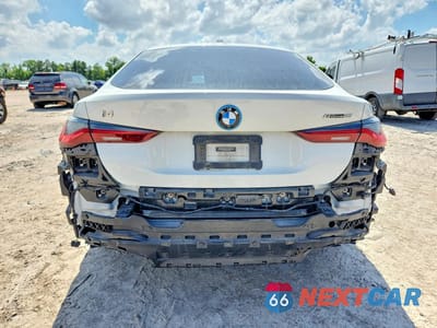 Zdjęcie 6 z 12 samochodu: 2023 BMW I4 EDRIVE 35 VIN:WBY43AW05PFP98796 - miniatura