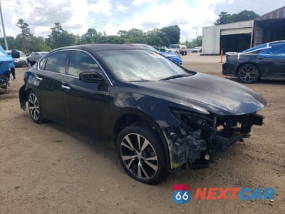 Czwarte zdjęcie samochodu z boku: 2017 NISSAN ALTIMA 2.5 SV VIN:1N4AL3AP2HC158137 - miniatura