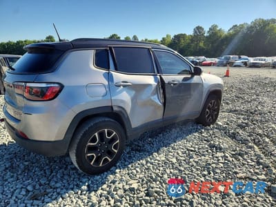 Trzecie zdjęcie samochodu z tyłu: 2020 JEEP COMPASS TRAILHAWK VIN:3C4NJDDB9LT221397 - miniatura