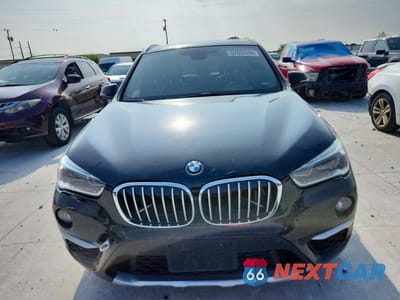 Piąte zdjęcie samochodu w środku: 2017 BMW X1 XDRIVE28I VIN:WBXHT3Z30H4A53655 - miniatura