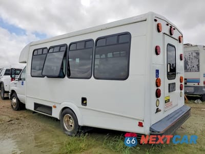 Drugie zdjęcie samochodu z przodu: 2014 FORD ECONOLINE E450 SUPER DUTY CUTAWAY VAN VIN:1FDEE4FL9EDA66011 - miniatura