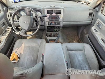 Zdjęcie 8 z 12 samochodu: 2005 DODGE DAKOTA QUAD VIN:1D7HW58N85S324488 - miniatura