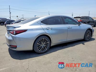 Trzecie zdjęcie samochodu z tyłu: 2024 LEXUS ES 300H BASE VIN:58ADA1C11RU049940 - miniatura