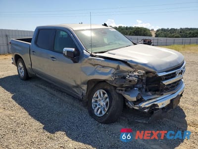 Czwarte zdjęcie samochodu z boku: 2025 CHEVROLET SILVERADO K1500 LT VIN:1GCPKDEKXSZ195601 - miniatura