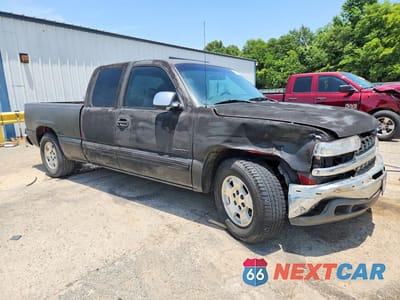 Czwarte zdjęcie samochodu z boku: 2002 CHEVROLET SILVERADO C1500 VIN:2GCEC19V521142031 - miniatura