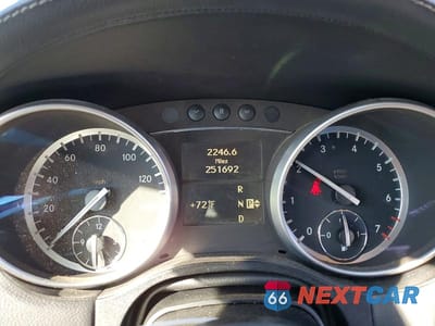 Zdjęcie 9 z 13 samochodu: 2011 MERCEDES-BENZ GL 450 4MATIC VIN:4JGBF7BEXBA679700 - miniatura