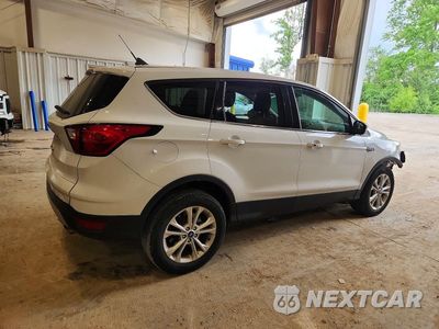 Trzecie zdjęcie samochodu z tyłu: 2019 FORD ESCAPE SE VIN:1FMCU9GD9KUB32406 - miniatura