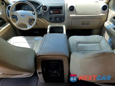 Zdjęcie 8 z 13 samochodu: 2003 FORD EXPEDITION XLT VIN:1FMRU15W13LA91874 - miniatura