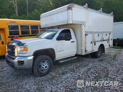2017 GMC SIERRA K3500 DELIVERY TRUCK 1GD32VCG3HF158348 - główne zdjęcie licytacji z USA - miniatura