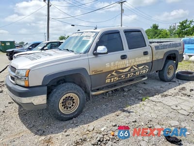 2004 CHEVROLET SILVERADO K2500 HEAVY DUTY 1GCHK232X4F191158 - główne zdjęcie licytacji z USA - miniatura