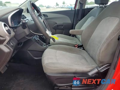 Zdjęcie 7 z 12 samochodu: 2020 CHEVROLET SONIC VIN:1G1JG6SB6L4122062 - miniatura