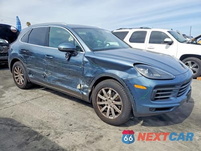 Czwarte zdjęcie samochodu z boku: 2019 PORSCHE CAYENNE VIN:WP1AA2AYXKDA10272 - miniatura