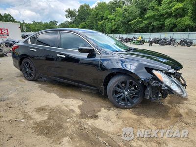 Czwarte zdjęcie samochodu z boku: 2017 NISSAN ALTIMA 2.5 SR VIN:1N4AL3AP2HC491261 - miniatura