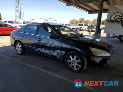 Czwarte zdjęcie samochodu z boku: 2005 HONDA ACCORD EX VIN:1HGCM66505A016998 - miniatura