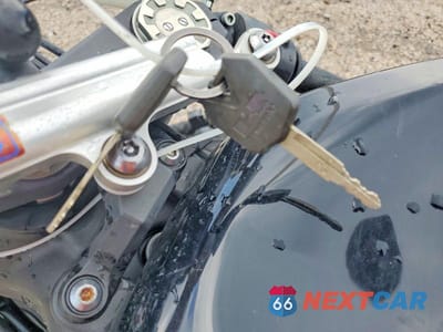 Zdjęcie 8 z 9 samochodu: 2011 KAWASAKI ZX600 R VIN:JKAZX4R13BA028002 - miniatura
