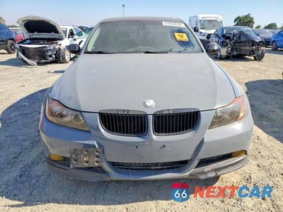 Piąte zdjęcie samochodu w środku: 2006 BMW 325 I VIN:WBAVB13586PT01898 - miniatura
