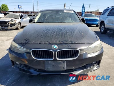 Piąte zdjęcie samochodu w środku: 2013 BMW 328 I VIN:WBA3A5C52DF602784 - miniatura
