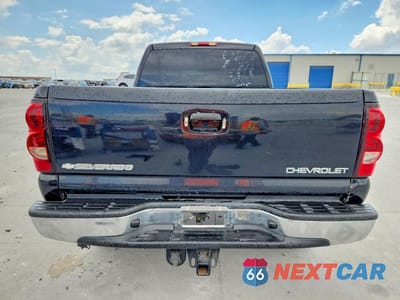 Zdjęcie 6 z 12 samochodu: 2004 CHEVROLET SILVERADO C2500 HEAVY DUTY VIN:1GCHC23U54F182060 - miniatura