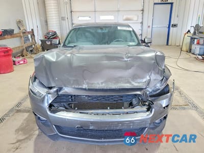 Piąte zdjęcie samochodu w środku: 2016 FORD MUSTANG VIN:1FA6P8AMXG5263816 - miniatura