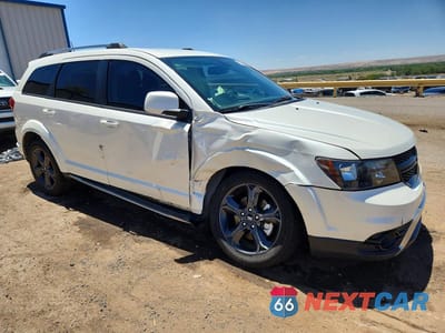 Czwarte zdjęcie samochodu z boku: 2019 DODGE JOURNEY CROSSROAD VIN:3C4PDCGBXKT862594 - miniatura