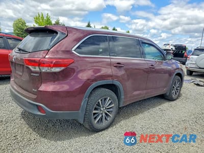 Trzecie zdjęcie samochodu z tyłu: 2018 TOYOTA HIGHLANDER HYBRID XLE VIN:5TDJGRFH4JS038380 - miniatura