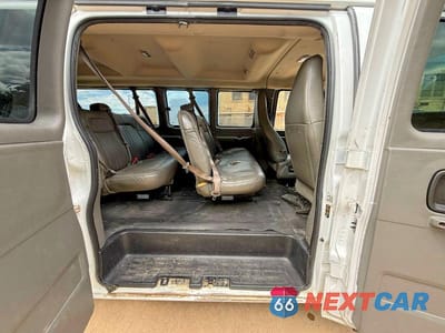 Zdjęcie 6 z 10 samochodu: 2017 CHEVROLET EXPRESS G3500 LS VIN:1GAZGNFF6H1310163 - miniatura