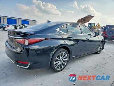Trzecie zdjęcie samochodu z tyłu: 2021 LEXUS ES 300H VIN:58ADA1C13MU001378 - miniatura