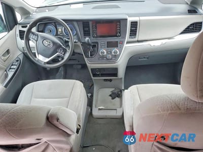 Zdjęcie 8 z 13 samochodu: 2020 TOYOTA SIENNA L VIN:5TDZZ3DC5LS086605 - miniatura