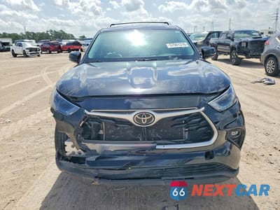 Piąte zdjęcie samochodu w środku: 2022 TOYOTA HIGHLANDER LE VIN:5TDBZRBH1NS587805 - miniatura