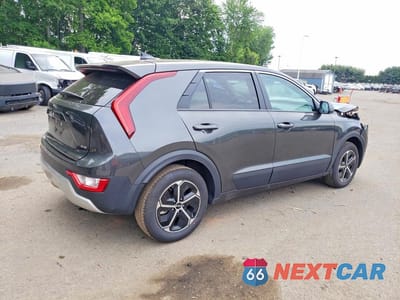 Trzecie zdjęcie samochodu z tyłu: 2026 KIA NIRO LX VIN:KNDCP3LE1T5340332 - miniatura