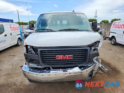 Piąte zdjęcie samochodu w środku: 2025 GMC SAVANA 2500 CARGO DELIVERY VAN VIN:1GTW7AFP8S1189879 - miniatura