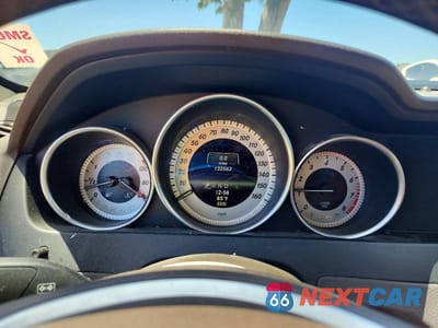 Zdjęcie 9 z 12 samochodu: 2013 MERCEDES-BENZ C 350 VIN:WDDGF5HB4DG105109 - miniatura