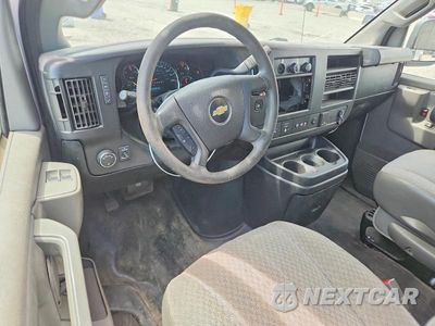 Zdjęcie 8 z 13 samochodu: 2018 CHEVROLET EXPRESS G2500 VIN:1GCWGAFG6J1345626 - miniatura