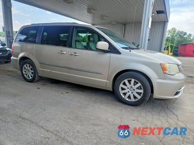 Czwarte zdjęcie samochodu z boku: 2013 CHRYSLER TOWN & COUNTRY TOURING VIN:2C4RC1BG5DR708691 - miniatura