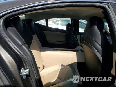 Zdjęcie 10 z 12 samochodu: 2012 FISKER AUTOMOTIVE KARMA SPORT VIN:YH4K14AA7CA001445 - miniatura