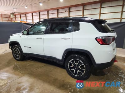 Drugie zdjęcie samochodu z przodu: 2025 JEEP COMPASS TRAILHAWK VIN:3C4NJDDNXST556564 - miniatura