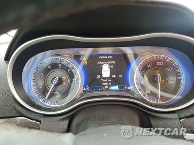 Zdjęcie 9 z 12 samochodu: 2015 CHRYSLER 300C VIN:2C3CCAKG9FH793263 - miniatura