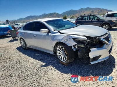 Czwarte zdjęcie samochodu z boku: 2016 NISSAN ALTIMA 2.5 S VIN:1N4AL3AP6GN352625 - miniatura