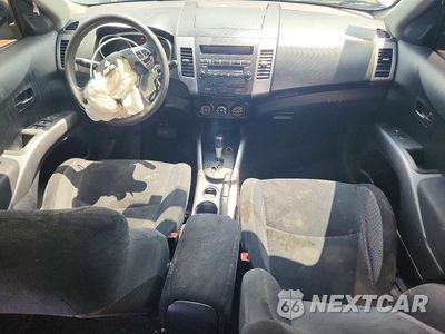 Zdjęcie 8 z 13 samochodu: 2007 MITSUBISHI OUTLANDER ES VIN:JA4MS31X07Z012836 - miniatura