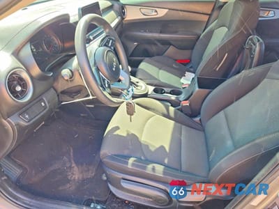 Zdjęcie 7 z 13 samochodu: 2023 KIA FORTE LXS VIN:3KPF24AD4PE558688 - miniatura