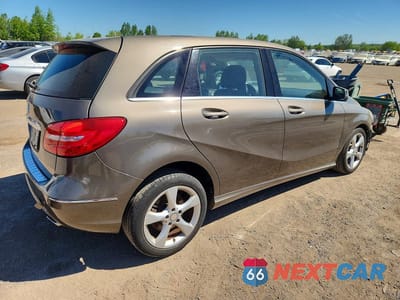 Trzecie zdjęcie samochodu z tyłu: 2013 MERCEDES-BENZ B250 VIN:WDDMH4EB1DJ164438 - miniatura