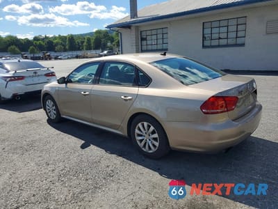 Drugie zdjęcie samochodu z przodu: 2015 VOLKSWAGEN PASSAT S VIN:1VWAT7A34FC101379 - miniatura